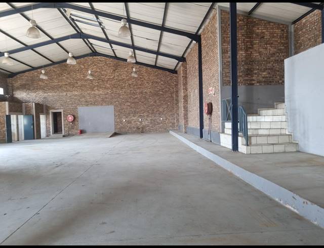 600M² WAREHOUSE TO LET IN VINTONIA